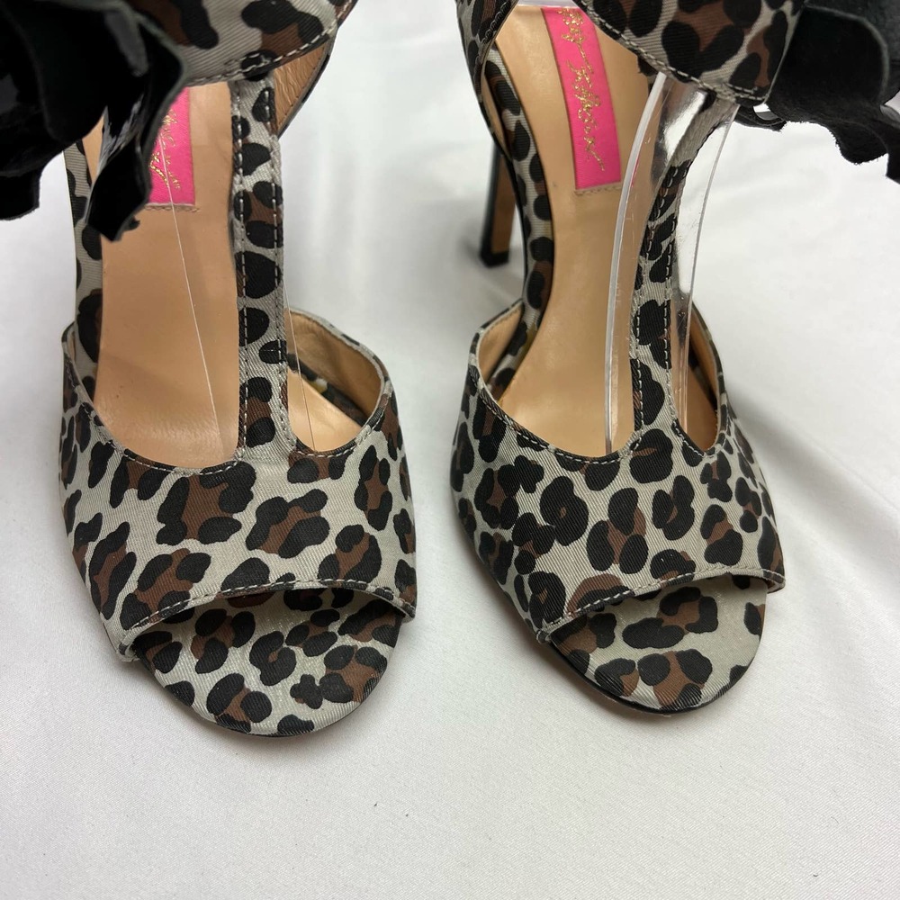 Betsey Johnson Stiletto T Strap Leopard Print Women’s 7 Patent Leather Flower - Picture 3 of 11